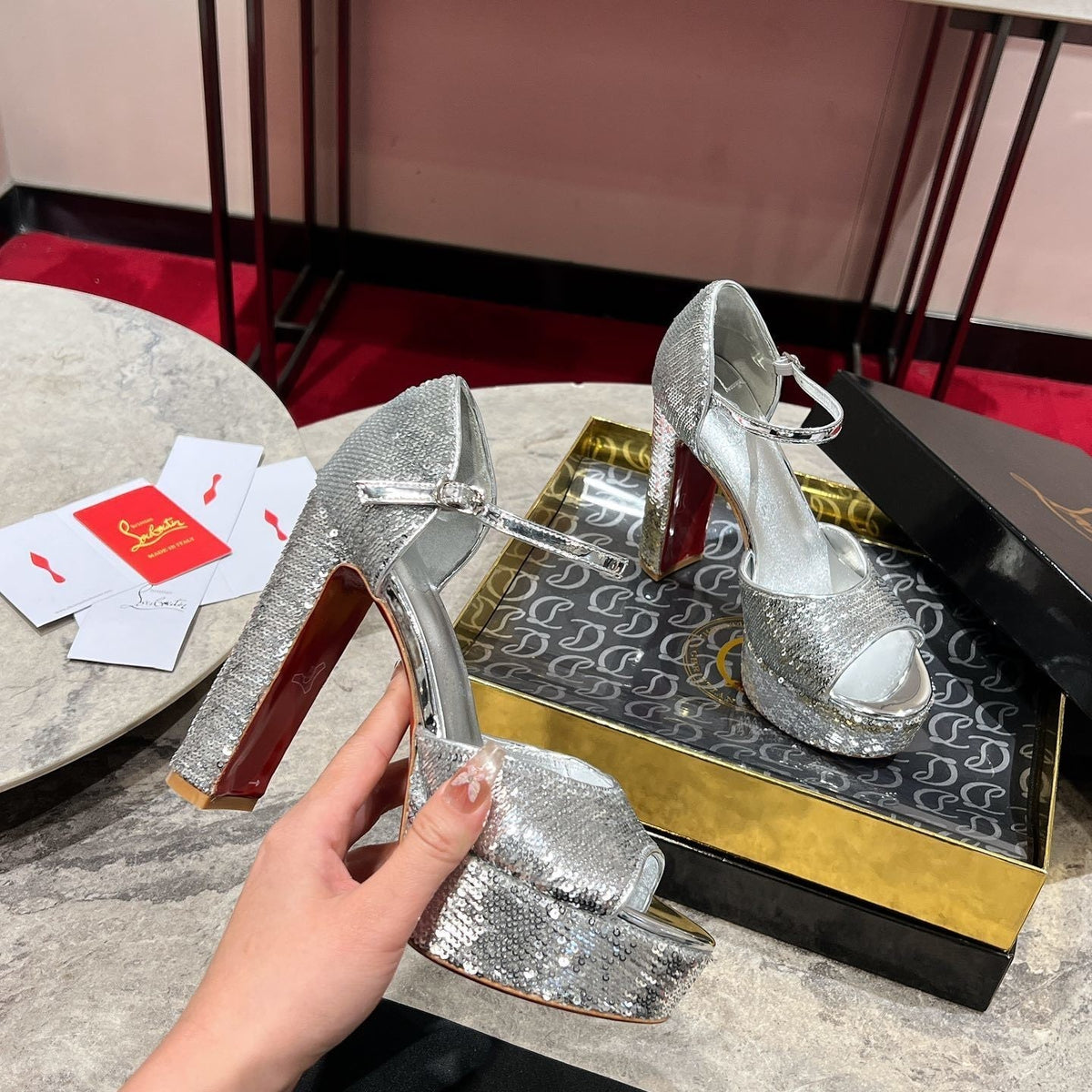 Ava’s Mode - High-Quality Designer Products for You - AFFORDABLE LUXURY HEELS - 8235