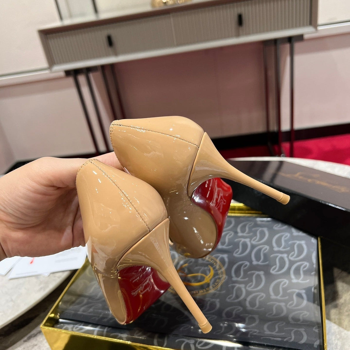 Ava’s Mode - High-Quality Designer Products for You - AFFORDABLE LUXURY HEELS - 8187