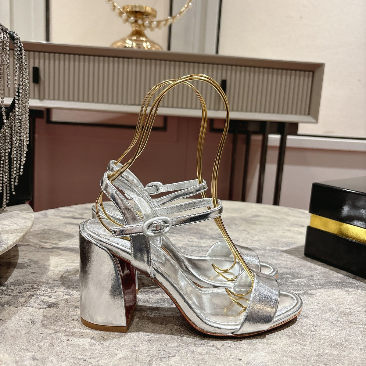 Ava’s Mode - High-Quality Designer Products for You - AFFORDABLE LUXURY HEELS - 8303