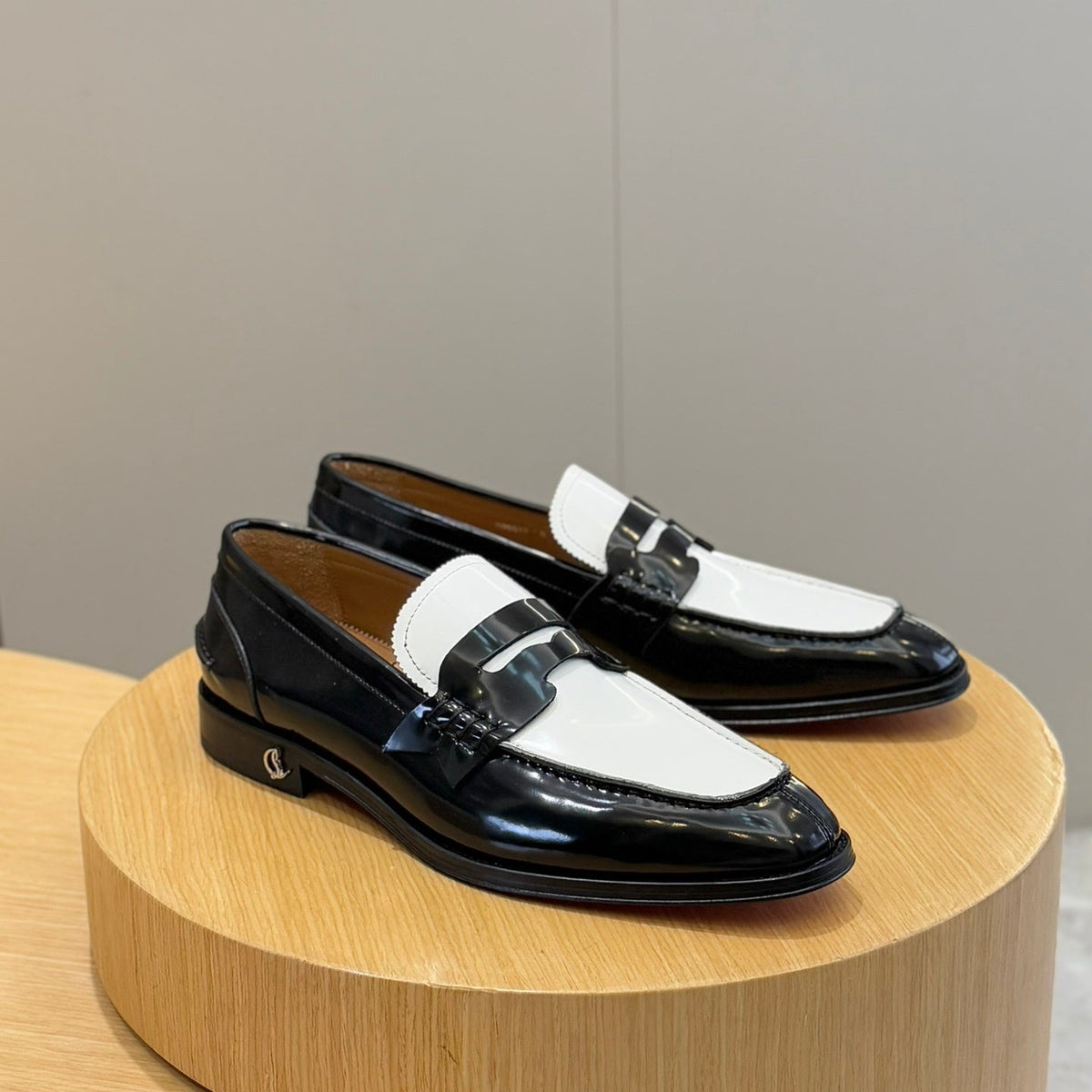 Ava’s Mode - High-Quality Designer Products for You - AFFORDABLE LUXURY HEELS - 8279