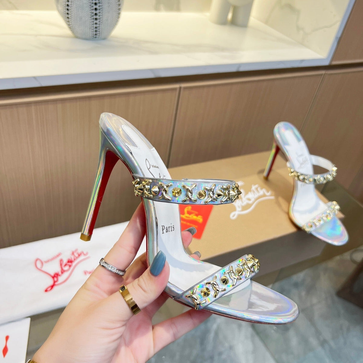 Ava’s Mode - High-Quality Designer Products for You - AFFORDABLE LUXURY HEELS - 8007