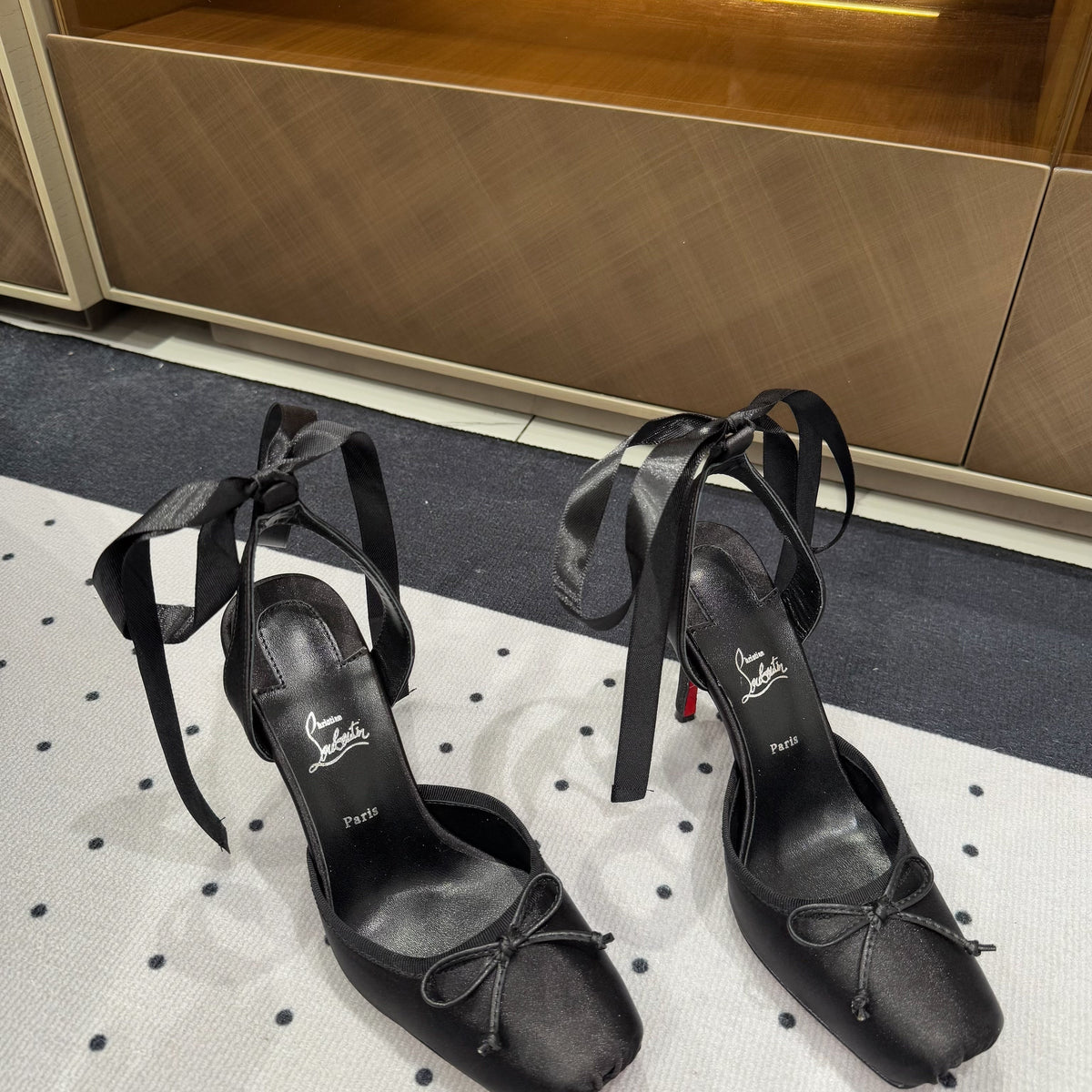 Ava’s Mode - High-Quality Designer Products for You - AFFORDABLE LUXURY HEELS - 8215