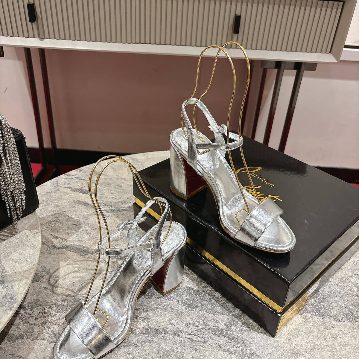 Ava’s Mode - High-Quality Designer Products for You - AFFORDABLE LUXURY HEELS - 8303