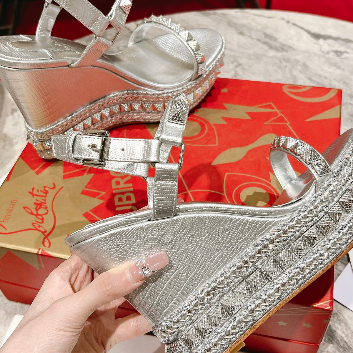 Dragons Bags - High-Quality Designer Products for You - AFFORDABLE LUXURY HEELS - 8323