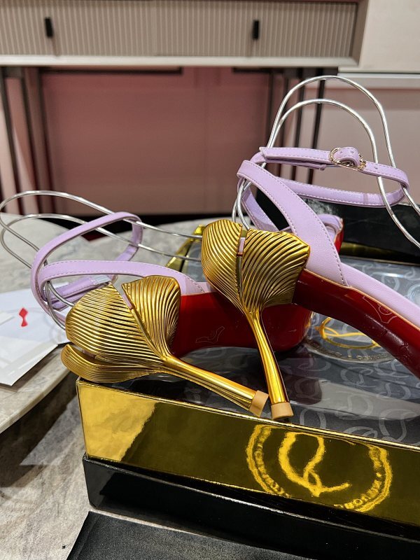 Ava’s Mode - High-Quality Designer Products for You - AFFORDABLE LUXURY HEELS - 8095