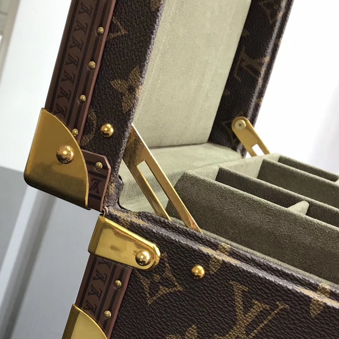Ava’s Mode - Best High-End Brands in One Place - AFFORDABLE LUXURY BAGS - 4021