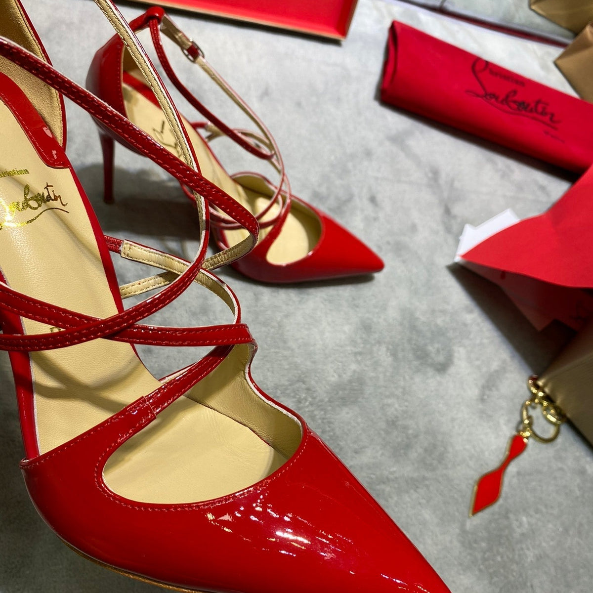 Ava’s Mode - High-Quality Designer Products for You - AFFORDABLE LUXURY HEELS - 7951