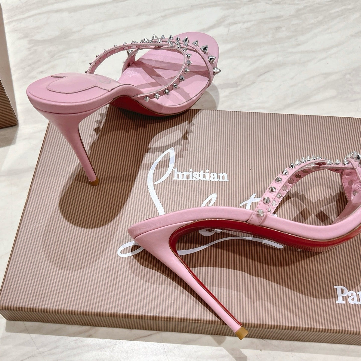 Ava’s Mode - High-Quality Designer Products for You - AFFORDABLE LUXURY HEELS - 8287