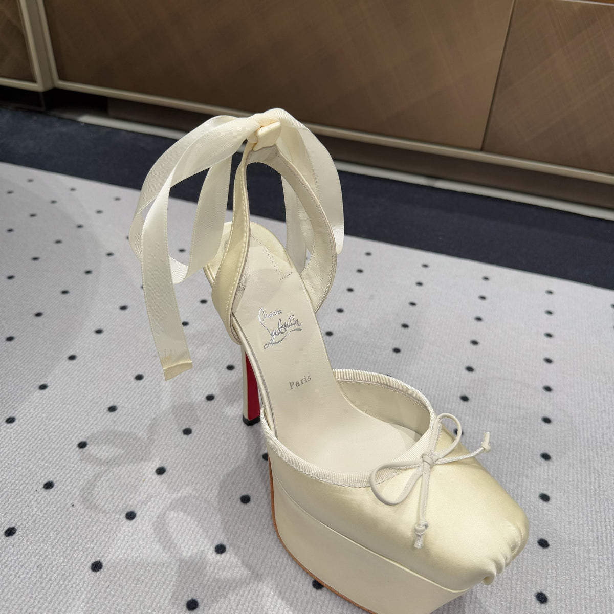 Ava’s Mode - High-Quality Designer Products for You - AFFORDABLE LUXURY HEELS - 8223