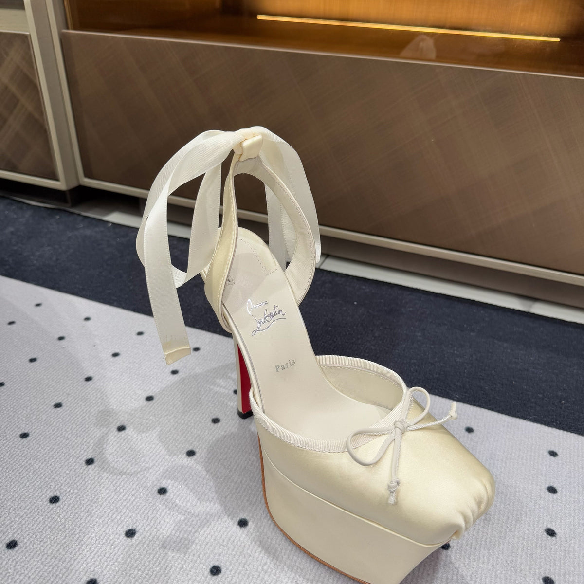 Ava’s Mode - High-Quality Designer Products for You - AFFORDABLE LUXURY HEELS - 8223