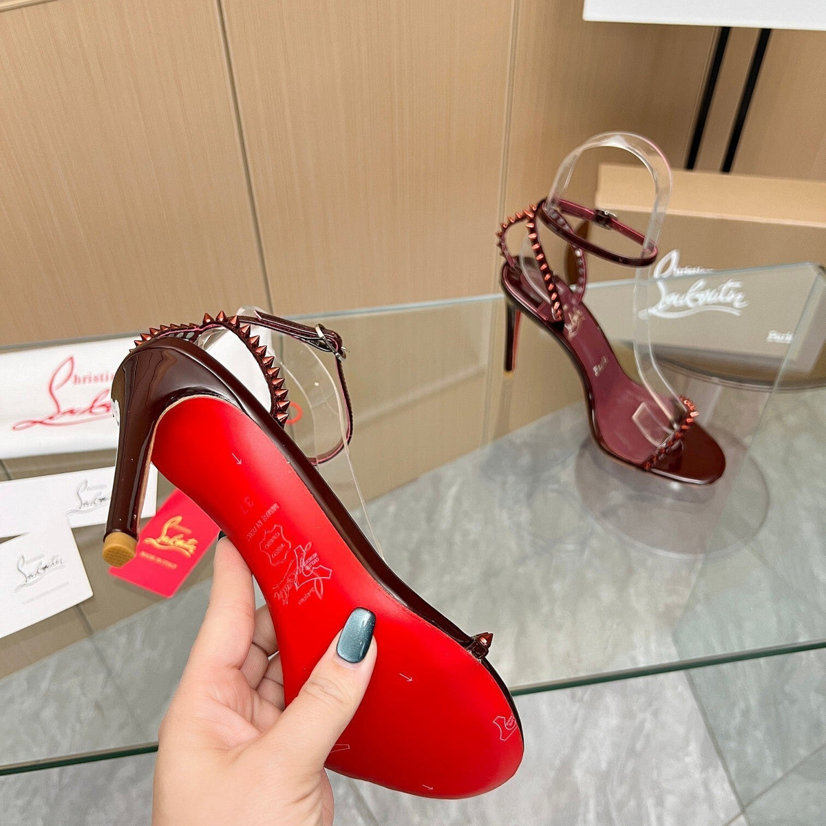 Ava’s Mode - High-Quality Designer Products for You - AFFORDABLE LUXURY HEELS - 8067