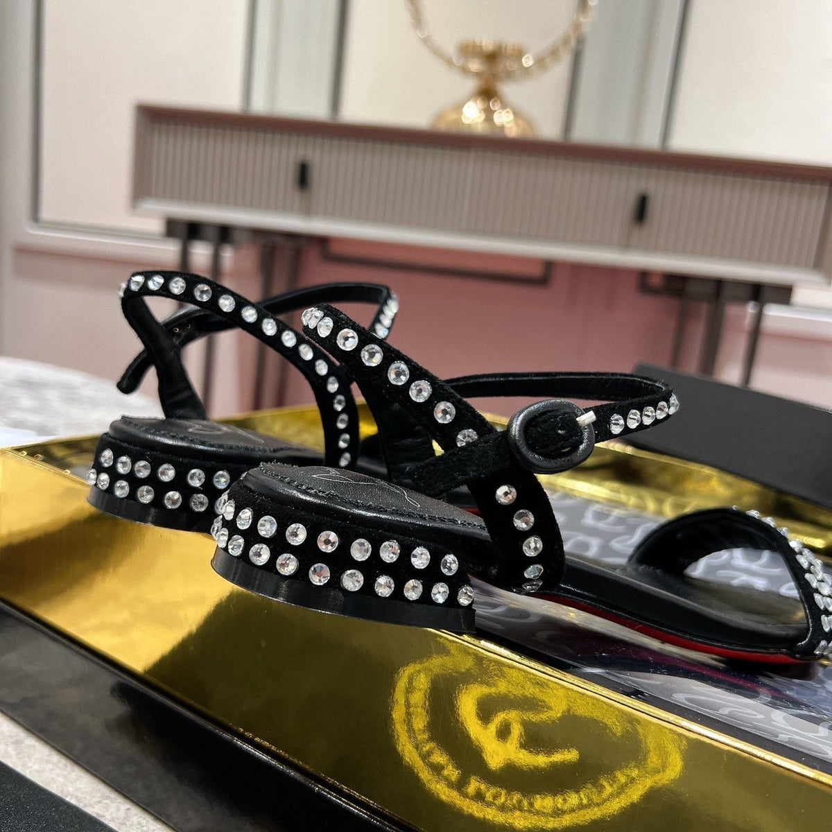 Ava’s Mode - High-Quality Designer Products for You - AFFORDABLE LUXURY HEELS - 8131