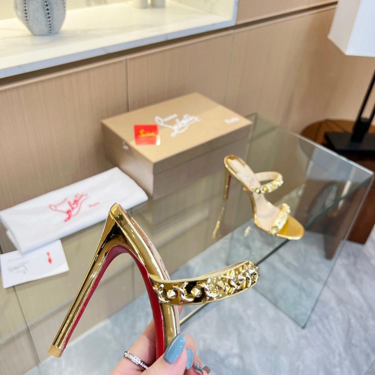 Ava’s Mode - Premium Luxury Goods and Accessories - AFFORDABLE LUXURY HEELS - 8010