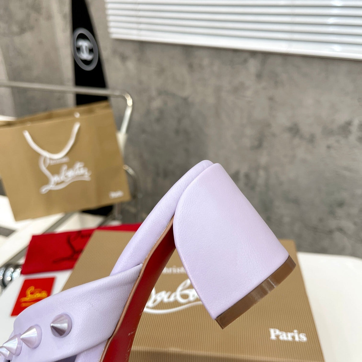 Ava’s Mode - Best High-End Brands in One Place - AFFORDABLE LUXURY HEELS - 8001