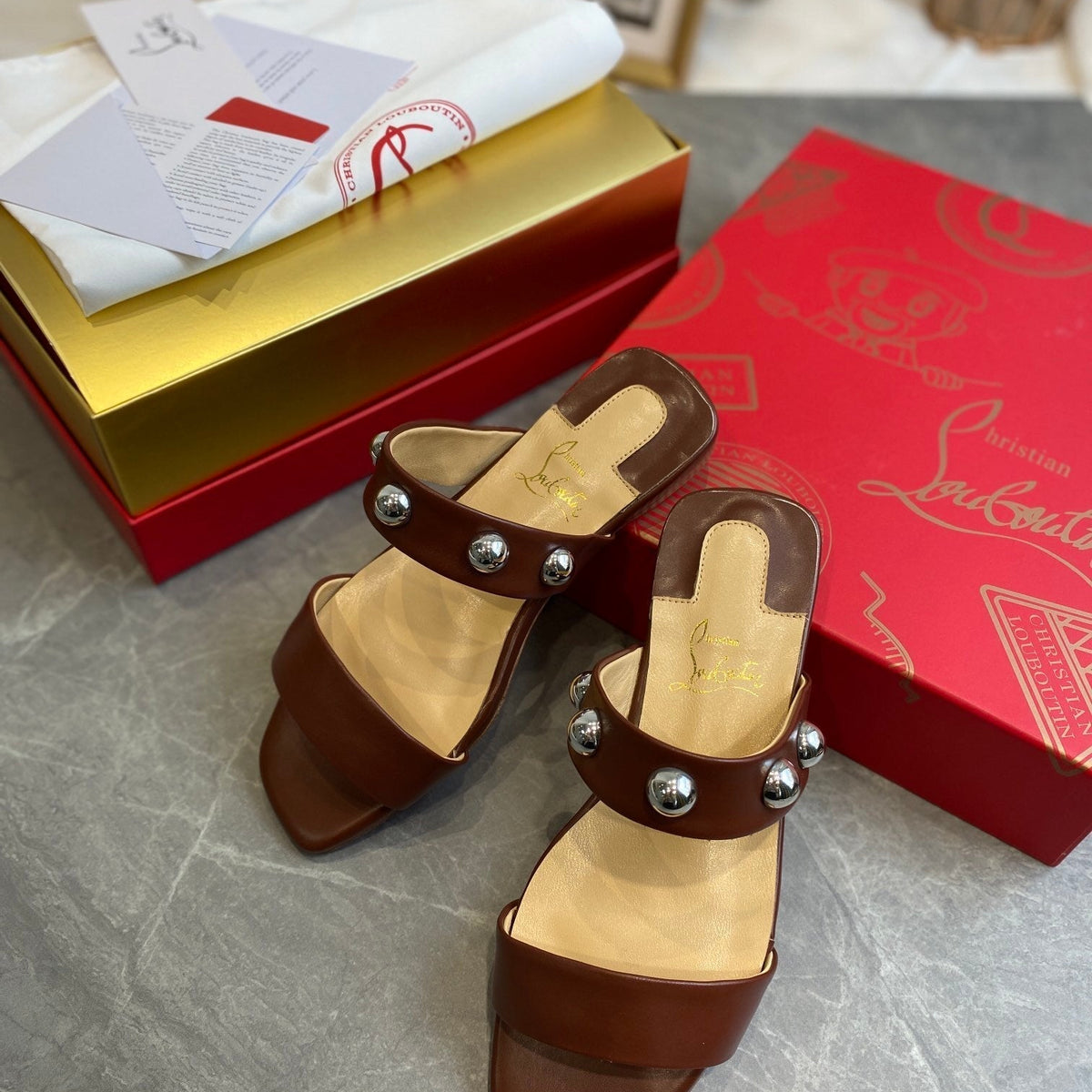 Ava’s Mode - High-Quality Designer Products for You - AFFORDABLE LUXURY HEELS - 7975