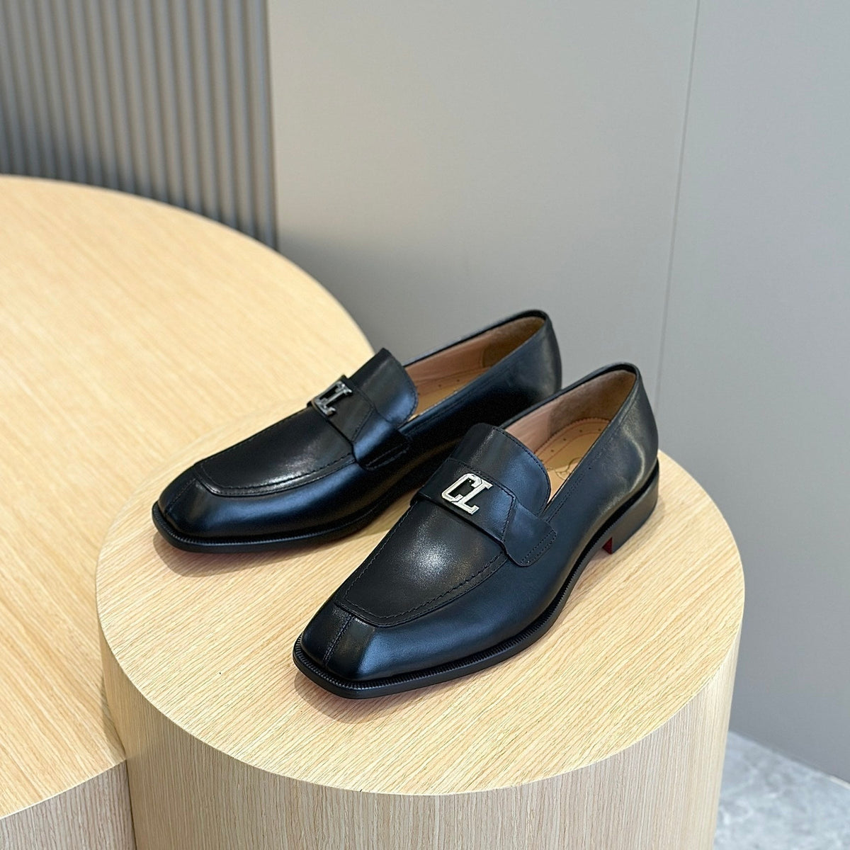 Ava’s Mode - High-Quality Designer Products for You - AFFORDABLE LUXURY HEELS - 8043