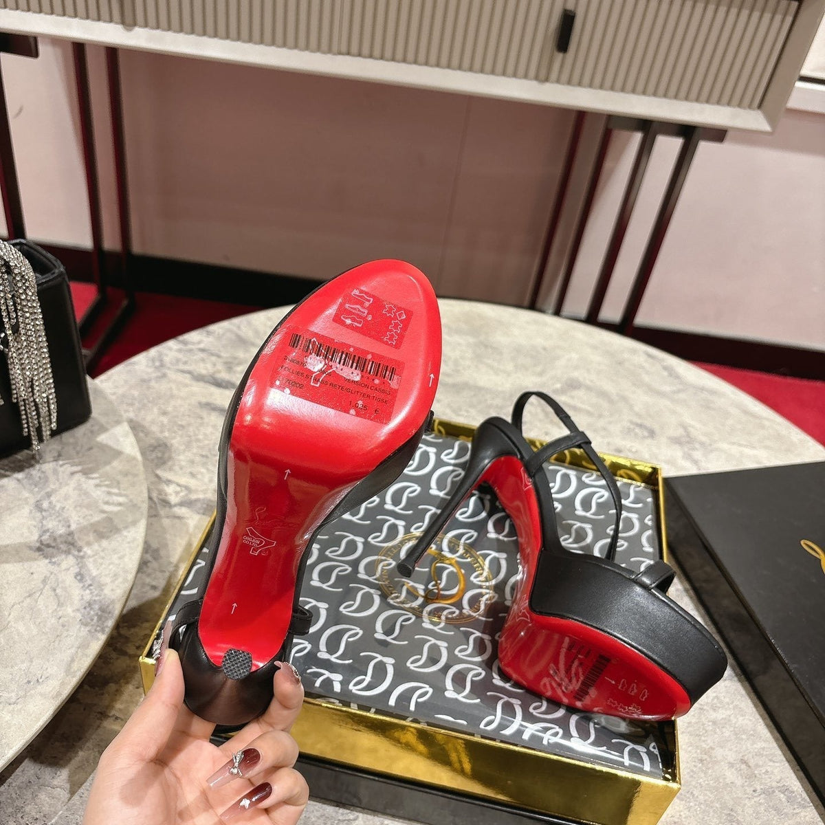 Ava’s Mode - High-Quality Designer Products for You - AFFORDABLE LUXURY HEELS - 8295