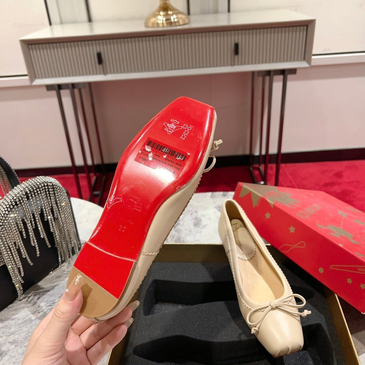 Ava’s Mode - High-Quality Designer Products for You - AFFORDABLE LUXURY HEELS - 8231