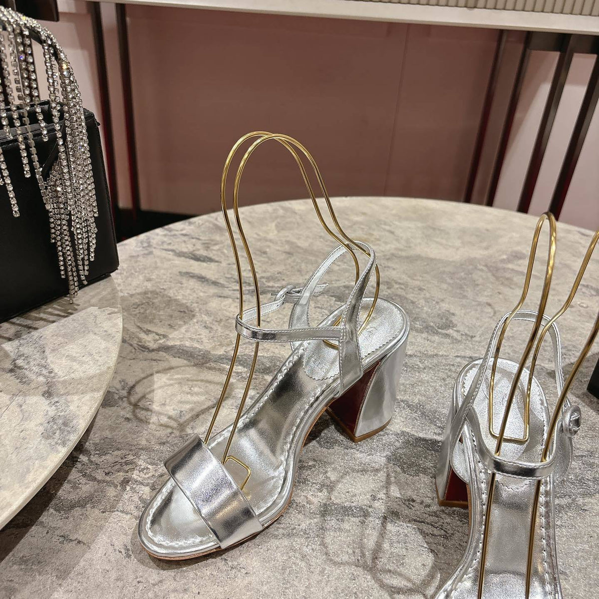 Ava’s Mode - High-Quality Designer Products for You - AFFORDABLE LUXURY HEELS - 8303