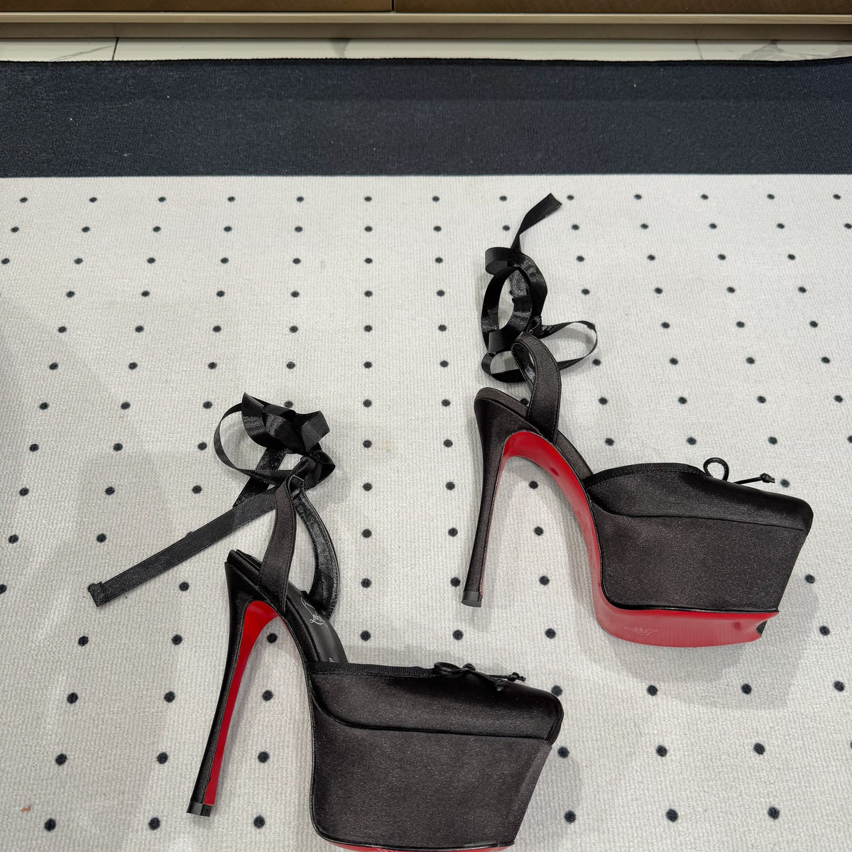 Ava’s Mode - Best High-End Brands in One Place - AFFORDABLE LUXURY HEELS - 8221