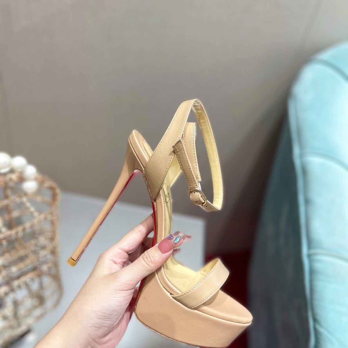Ava’s Mode - High-Quality Designer Products for You - AFFORDABLE LUXURY HEELS - 7959