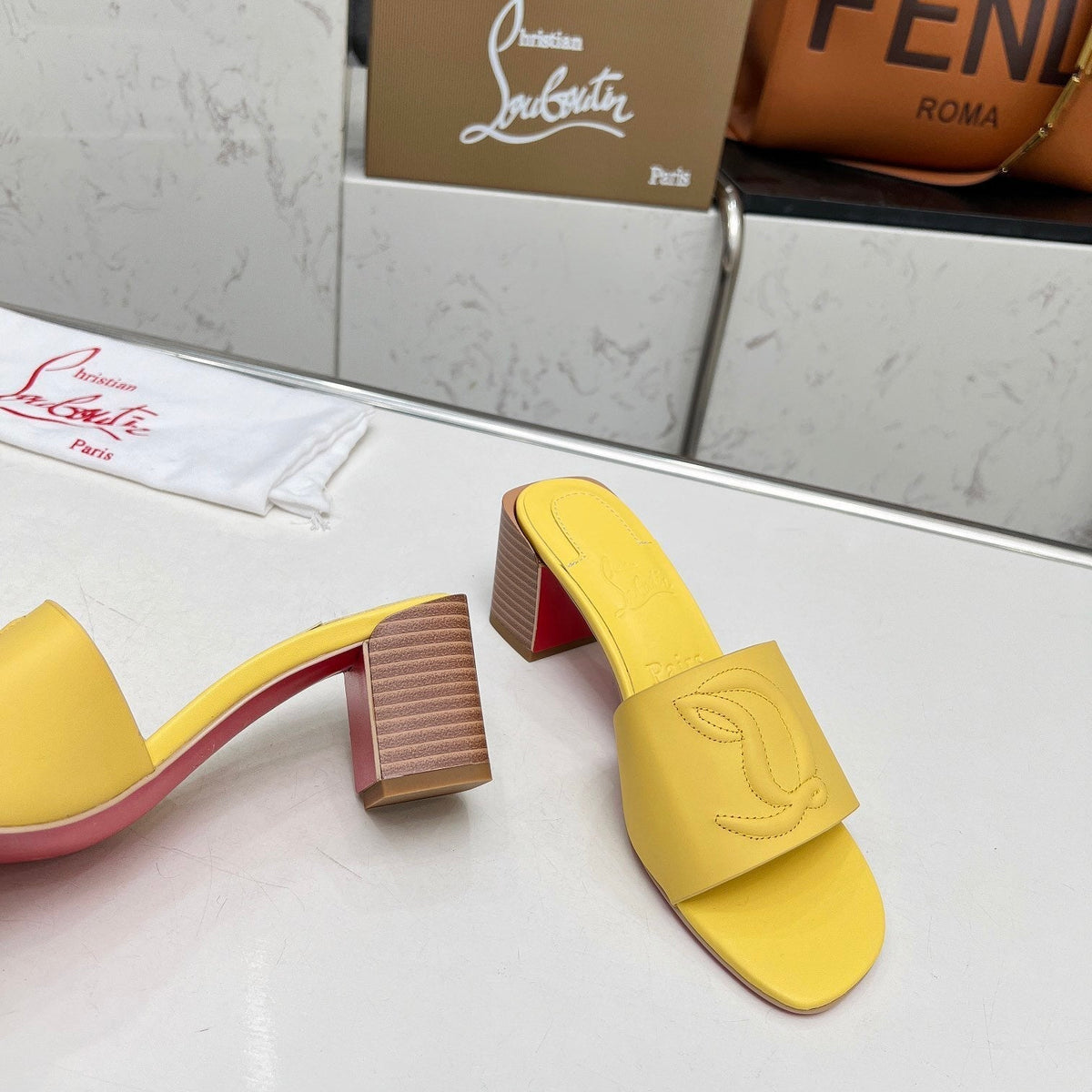 Ava’s Mode - High-Quality Designer Products for You - AFFORDABLE LUXURY HEELS - 8055