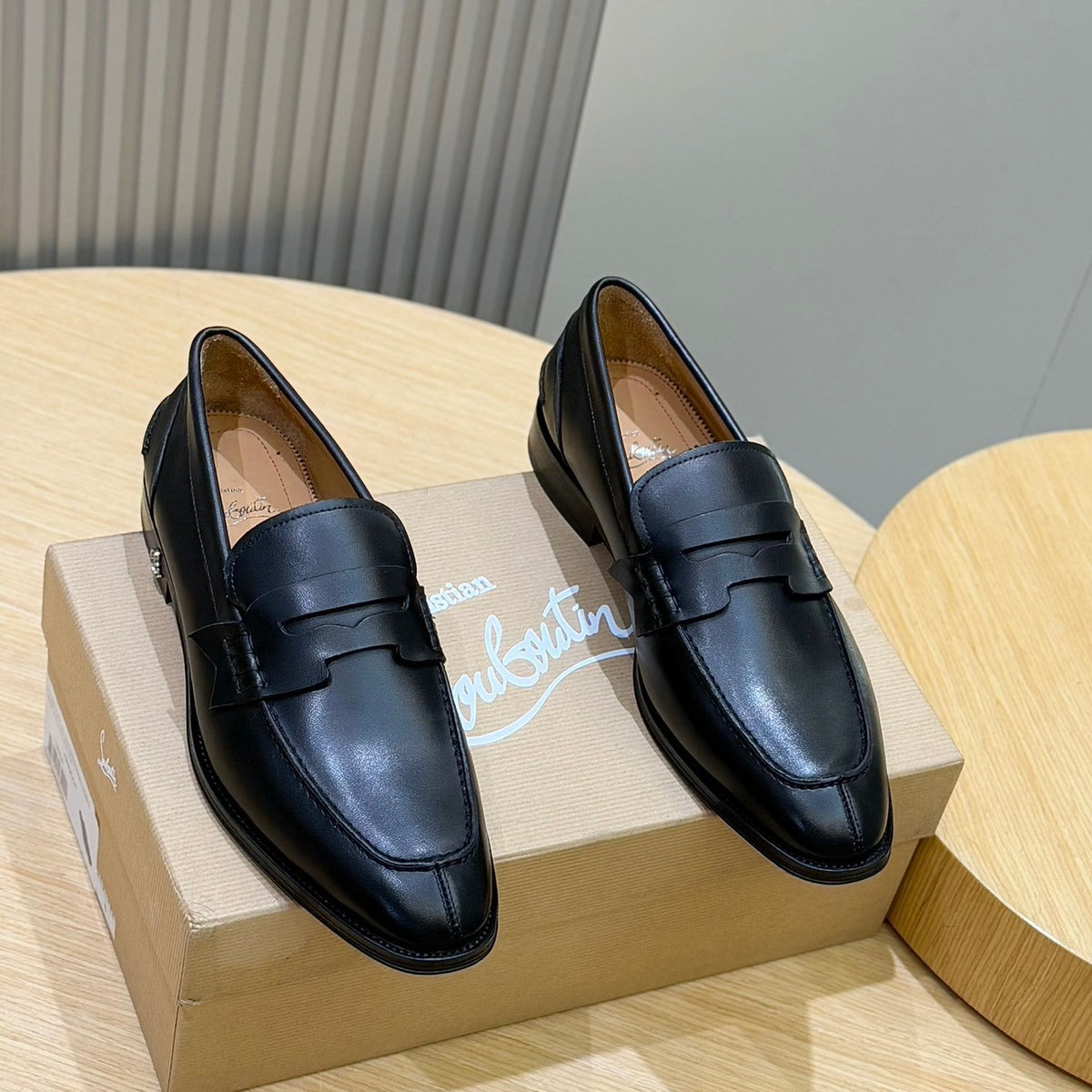 Ava’s Mode - High-Quality Designer Products for You - AFFORDABLE LUXURY HEELS - 8283