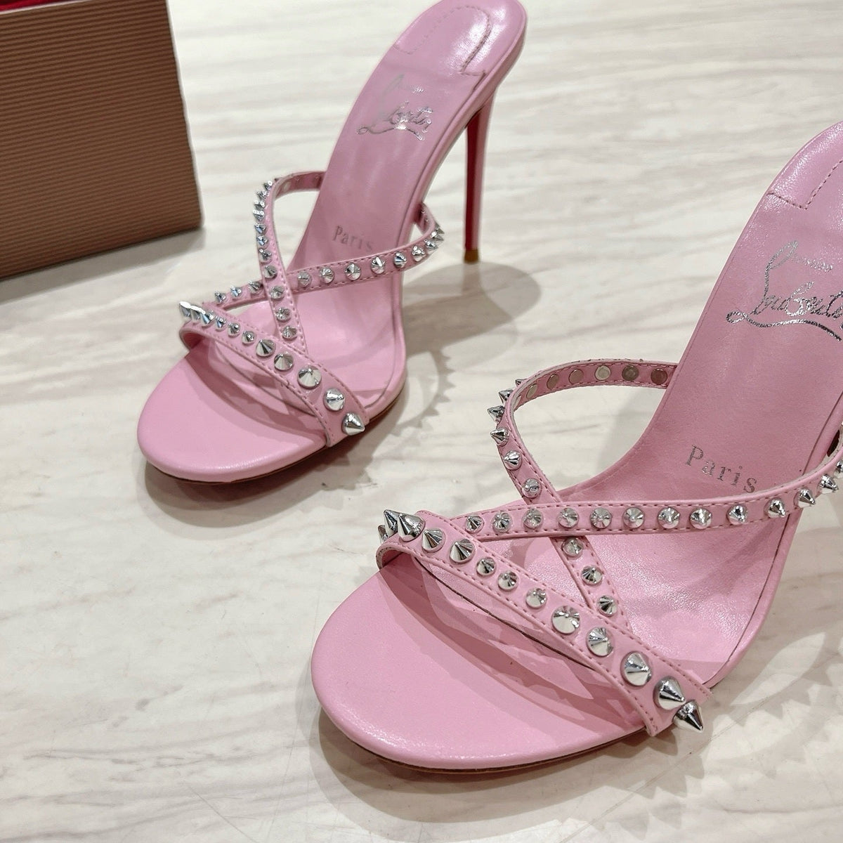 Ava’s Mode - High-Quality Designer Products for You - AFFORDABLE LUXURY HEELS - 8287