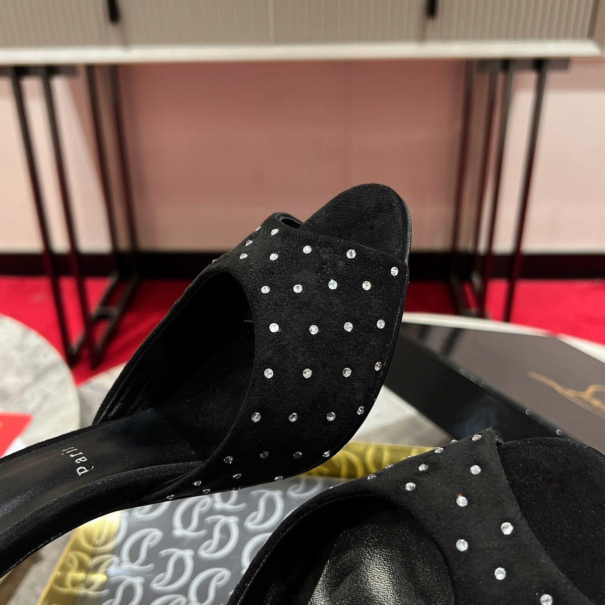 Ava’s Mode - High-Quality Designer Products for You - AFFORDABLE LUXURY HEELS - 8171