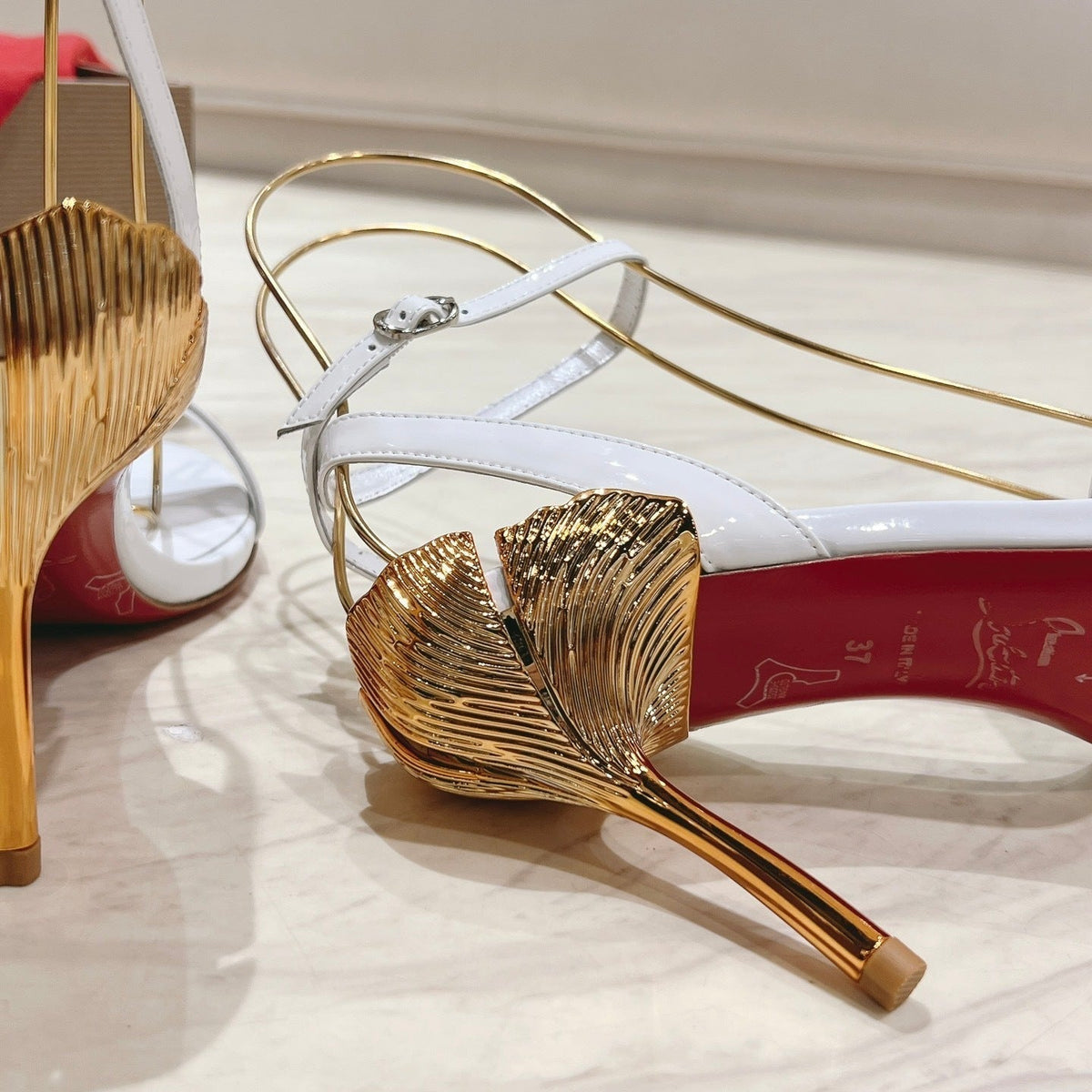 Ava’s Mode - Premium Luxury Goods and Accessories - AFFORDABLE LUXURY HEELS - 8158