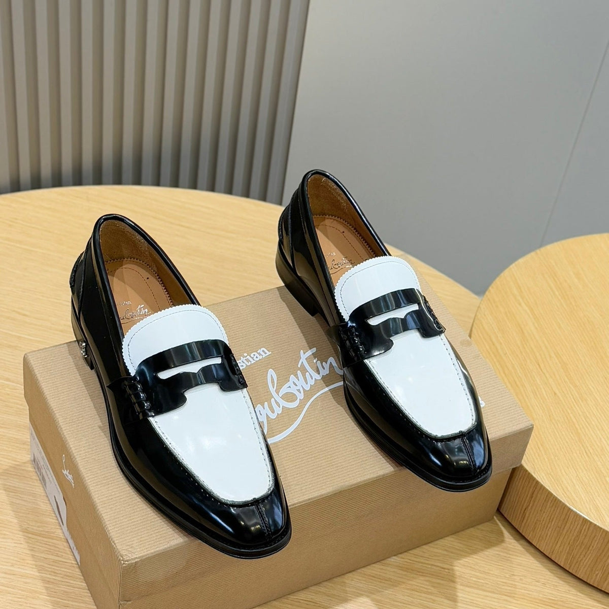 Ava’s Mode - High-Quality Designer Products for You - AFFORDABLE LUXURY HEELS - 8279