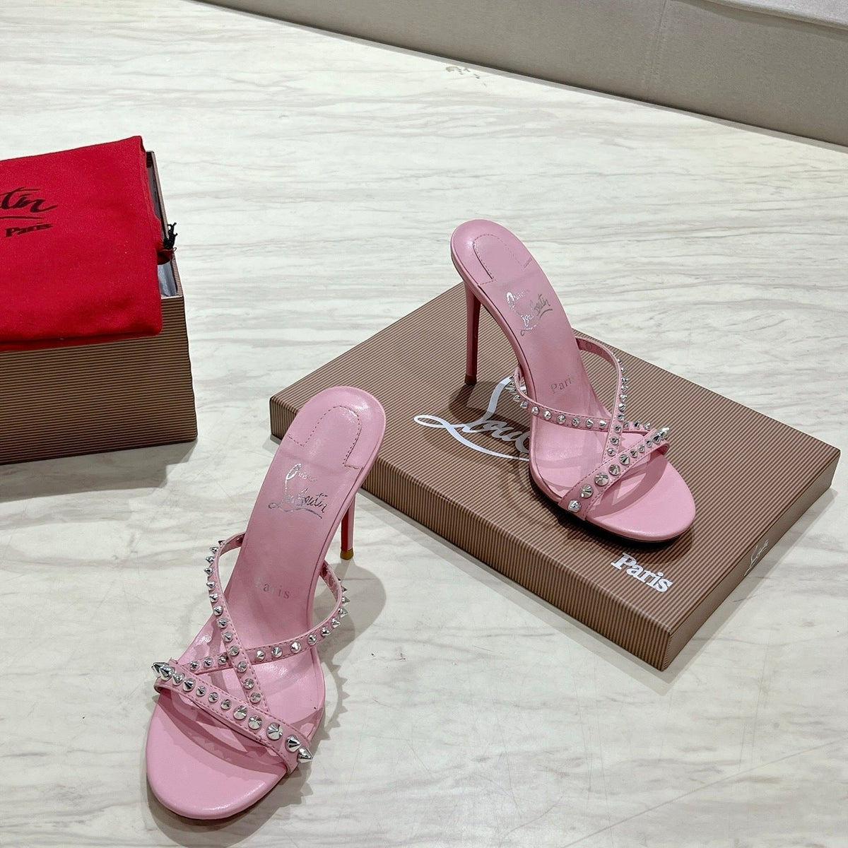 Ava’s Mode - High-Quality Designer Products for You - AFFORDABLE LUXURY HEELS - 8287