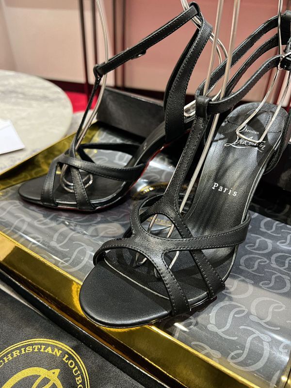 Ava’s Mode - High-Quality Designer Products for You - AFFORDABLE LUXURY HEELS - 8075