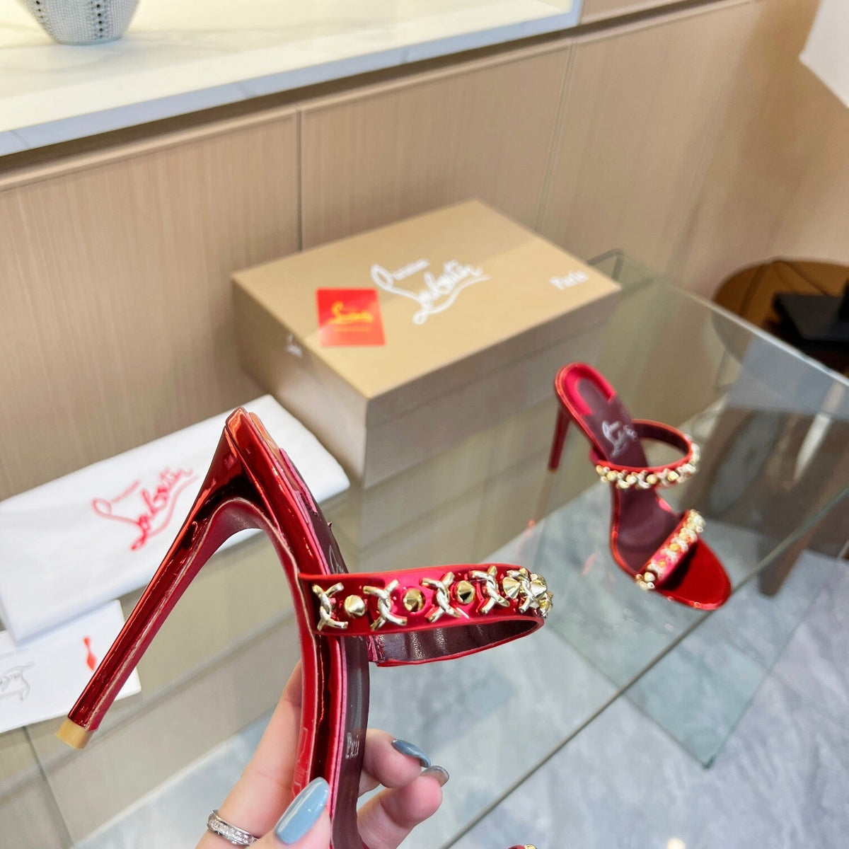 Ava’s Mode - High-Quality Designer Products for You - AFFORDABLE LUXURY HEELS - 8011