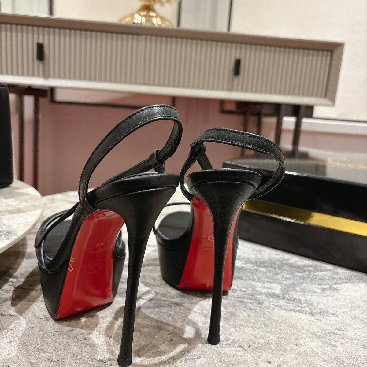 Ava’s Mode - High-Quality Designer Products for You - AFFORDABLE LUXURY HEELS - 8295