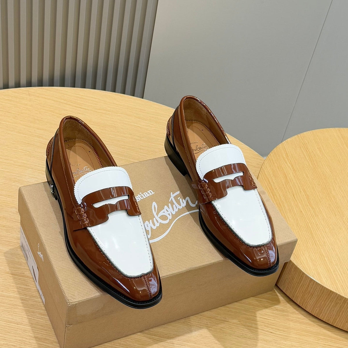 Ava’s Mode - High-Quality Designer Products for You - AFFORDABLE LUXURY HEELS - 8275