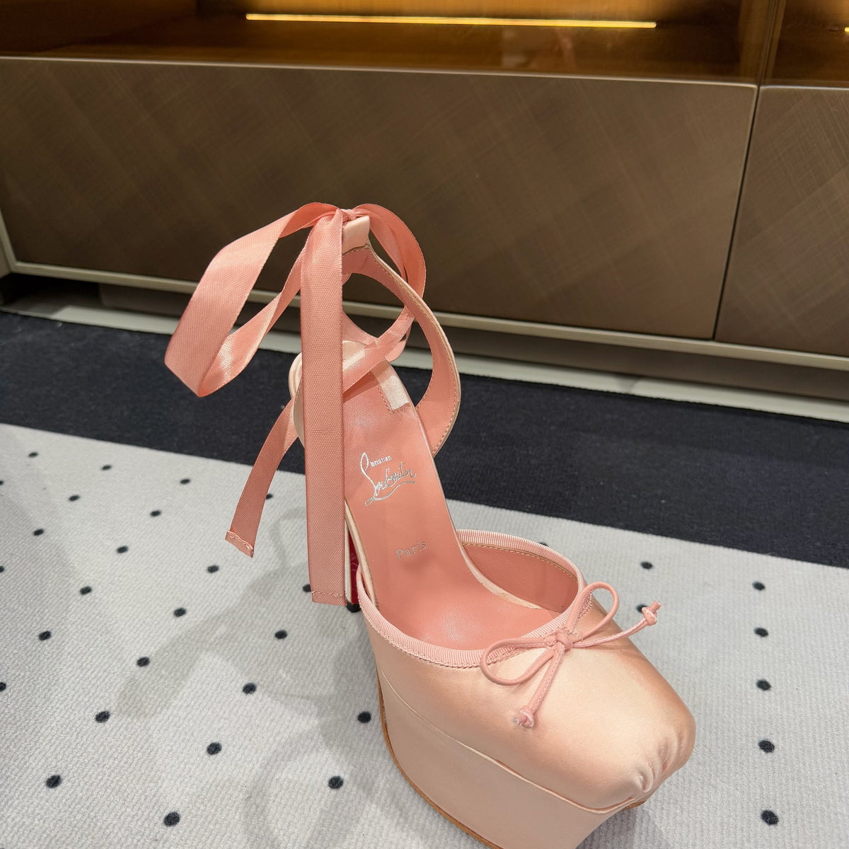 Ava’s Mode - High-Quality Designer Products for You - AFFORDABLE LUXURY HEELS - 8219