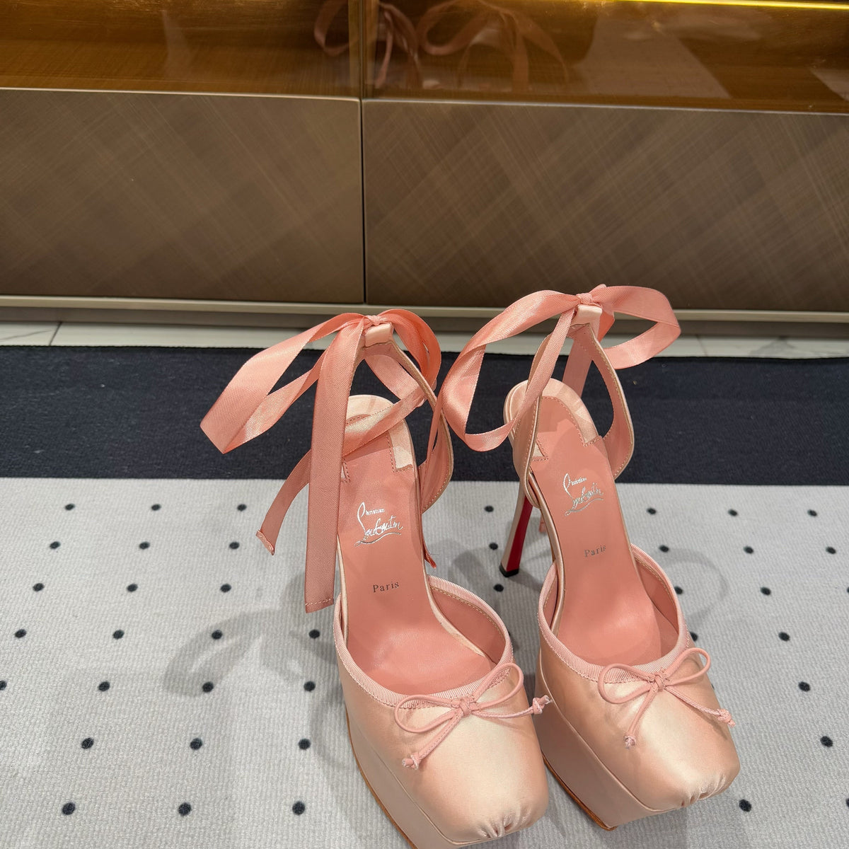 Ava’s Mode - High-Quality Designer Products for You - AFFORDABLE LUXURY HEELS - 8219