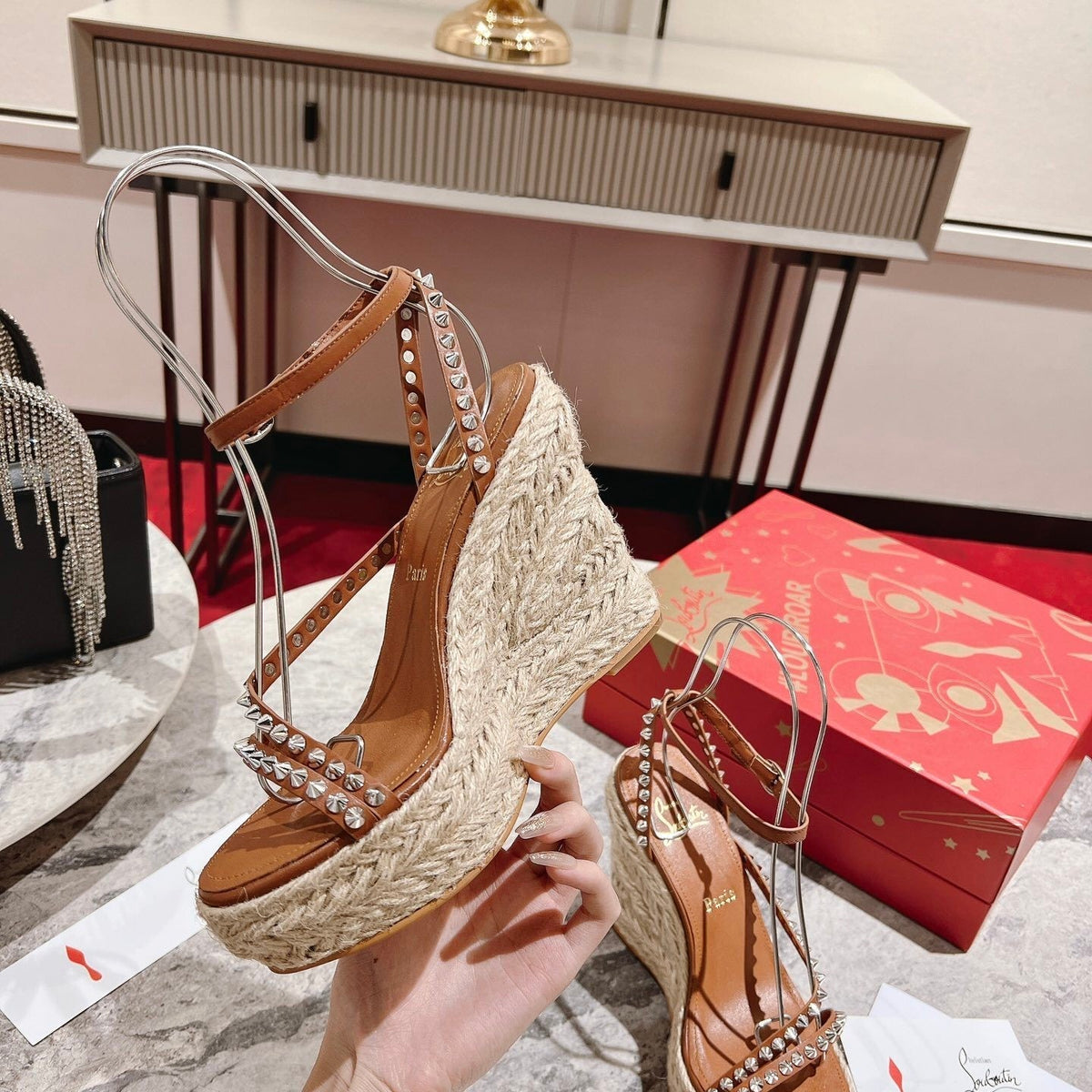 Ava’s Mode - High-Quality Designer Products for You - AFFORDABLE LUXURY HEELS - 8315