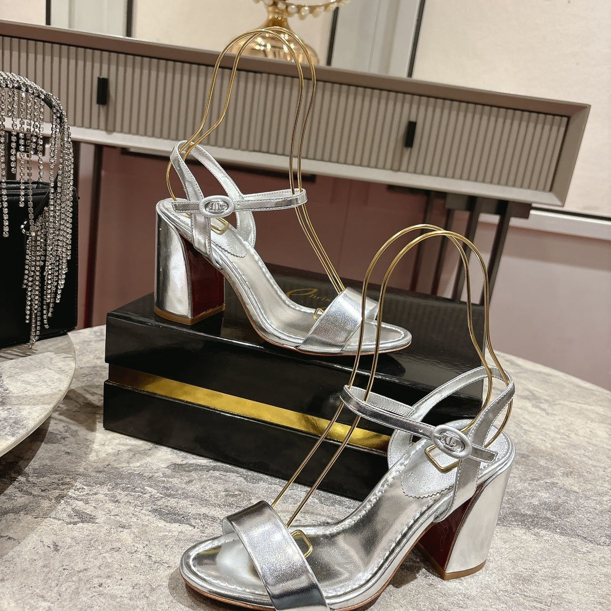 Ava’s Mode - High-Quality Designer Products for You - AFFORDABLE LUXURY HEELS - 8303