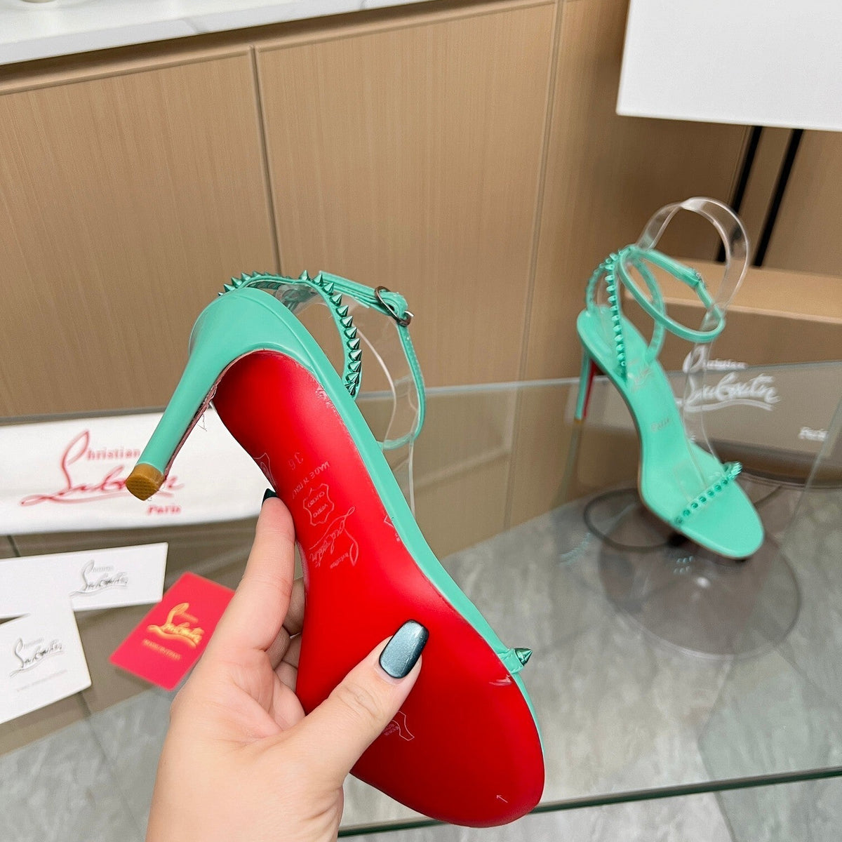 Ava’s Mode - Best High-End Brands in One Place - AFFORDABLE LUXURY HEELS - 8081