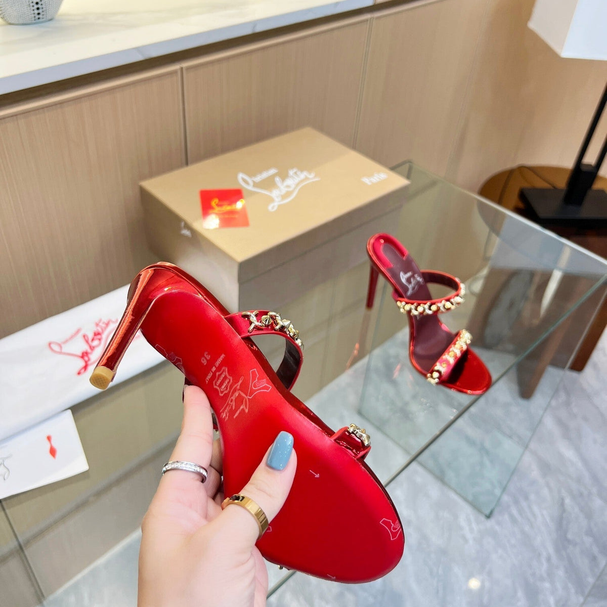 Ava’s Mode - High-Quality Designer Products for You - AFFORDABLE LUXURY HEELS - 8011