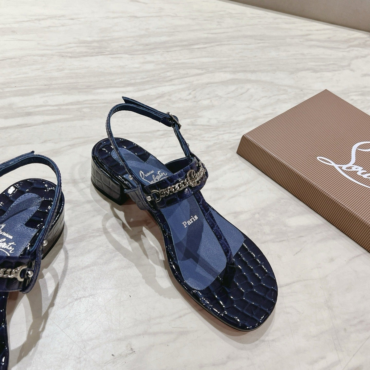 Ava’s Mode - High-Quality Designer Products for You - AFFORDABLE LUXURY HEELS - 8227