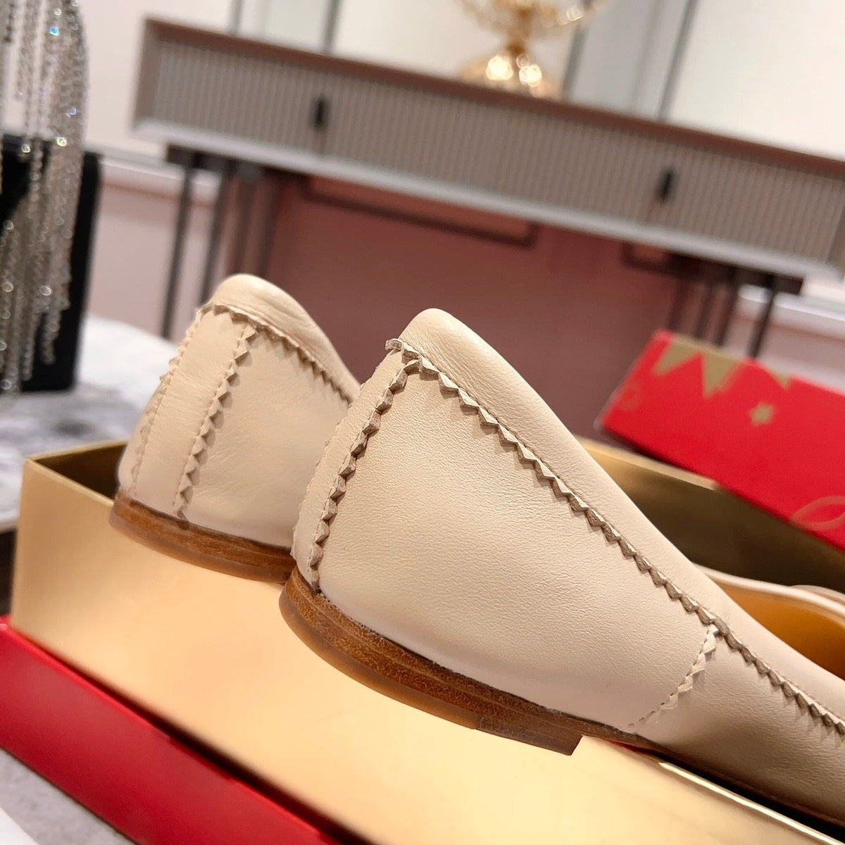 Ava’s Mode - High-Quality Designer Products for You - AFFORDABLE LUXURY HEELS - 8231