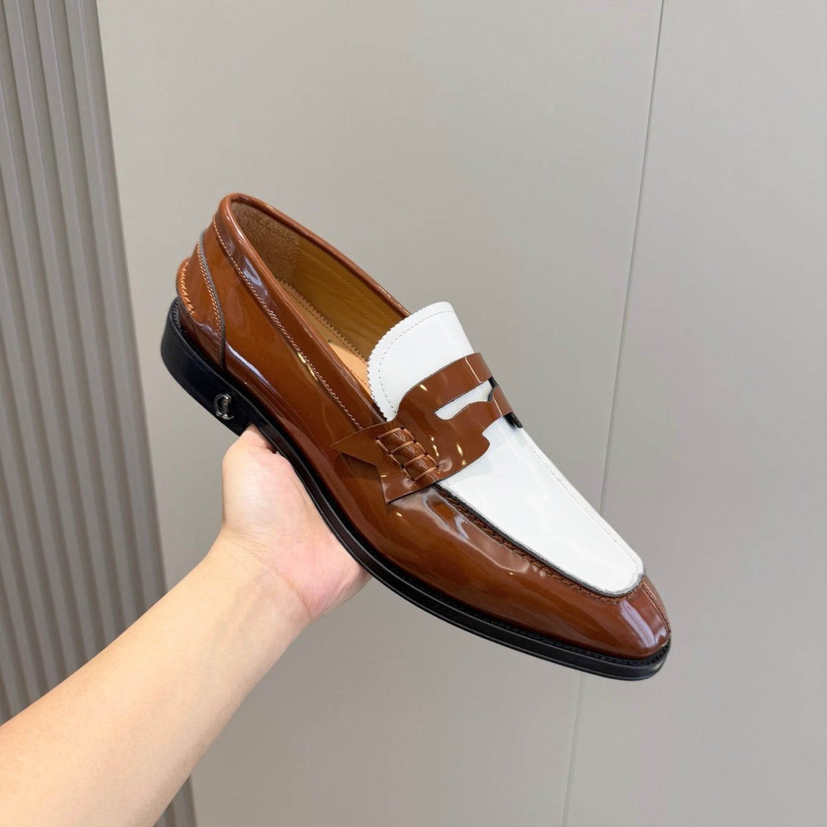 Ava’s Mode - High-Quality Designer Products for You - AFFORDABLE LUXURY HEELS - 8275