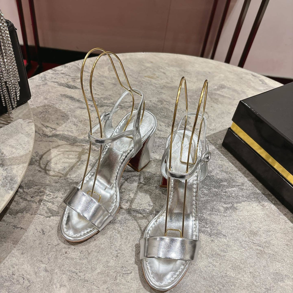 Ava’s Mode - High-Quality Designer Products for You - AFFORDABLE LUXURY HEELS - 8303