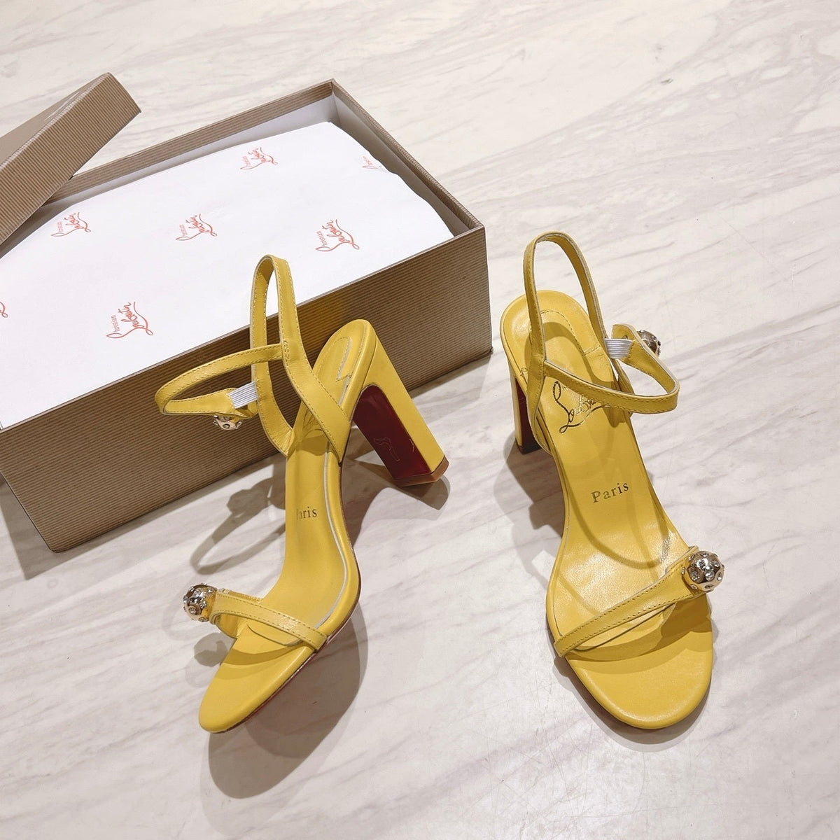 Ava’s Mode - High-Quality Designer Products for You - AFFORDABLE LUXURY HEELS - 8207