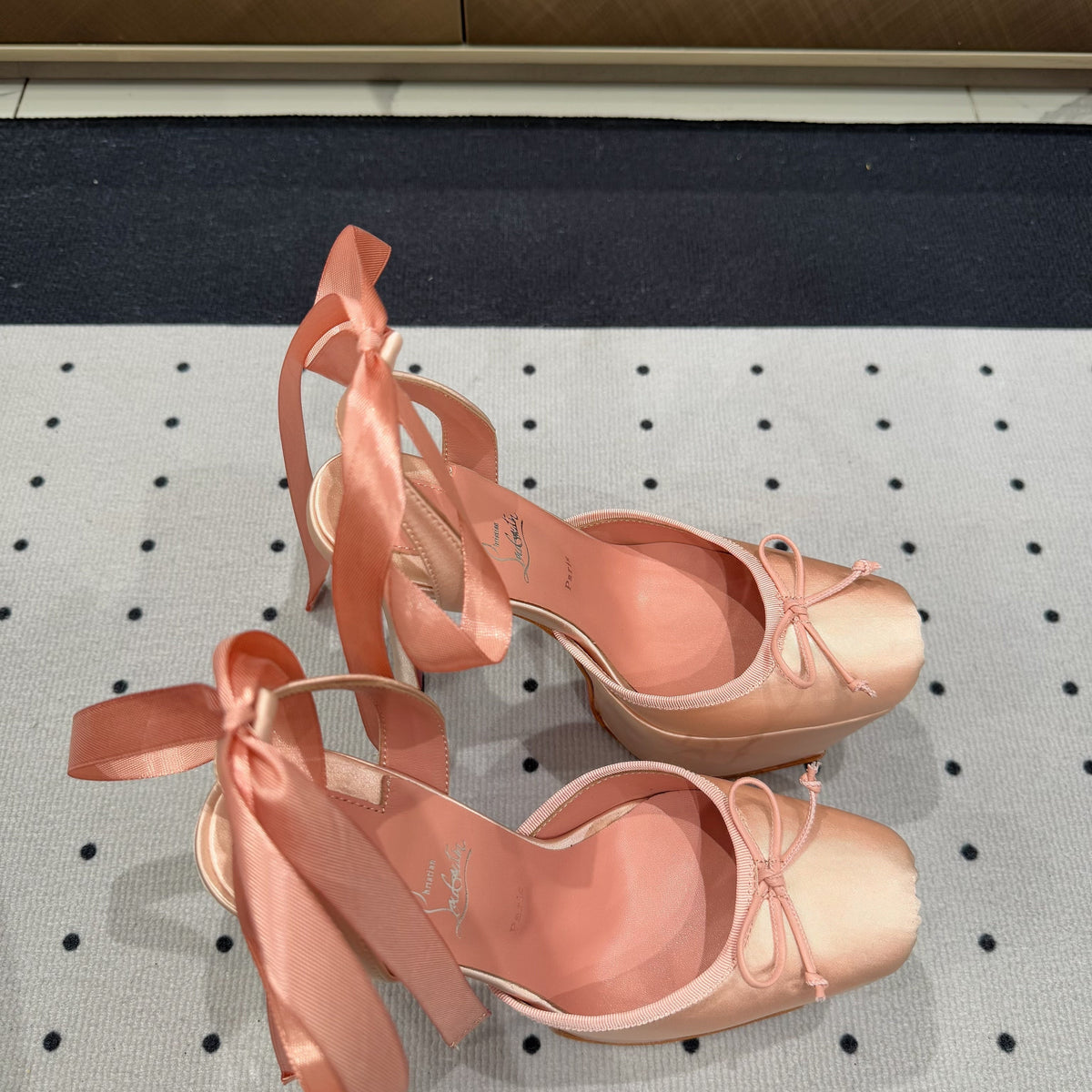 Ava’s Mode - High-Quality Designer Products for You - AFFORDABLE LUXURY HEELS - 8219