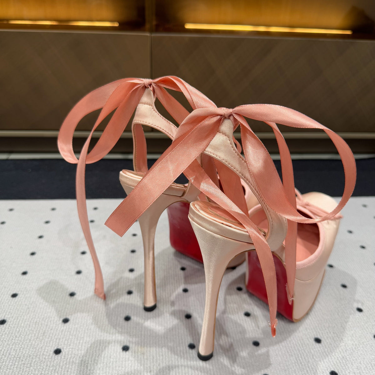 Ava’s Mode - High-Quality Designer Products for You - AFFORDABLE LUXURY HEELS - 8219