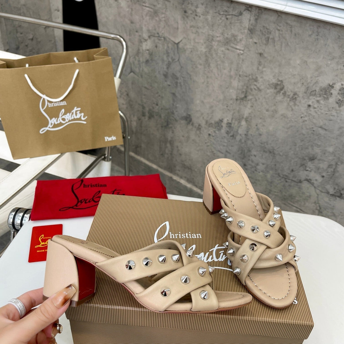 Ava’s Mode - High-Quality Designer Products for You - AFFORDABLE LUXURY HEELS - 8003